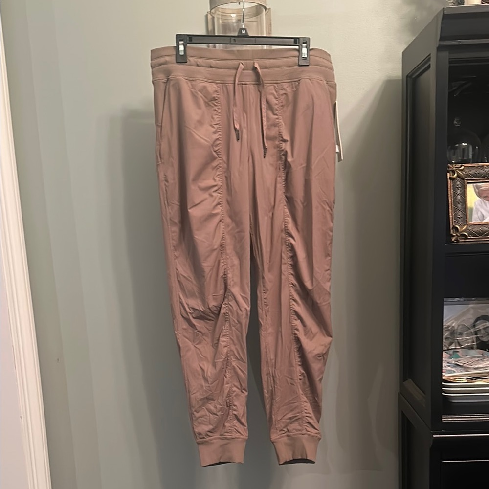 Lululemon Dance Studio Mid-Rise Jogger Size 12 NWT in Taupetastic.